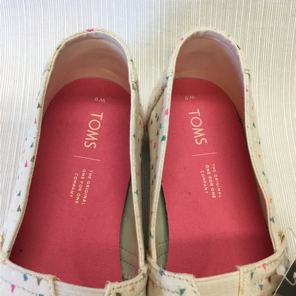 Tom’s New Light Beige Shoes With Many Tiny Colors. - Picture 5 of 9